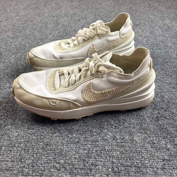 NIKE Women’s Waffle One Essential Trainers Summit White Fossil sneakers size 9.5 - Picture 1 of 11